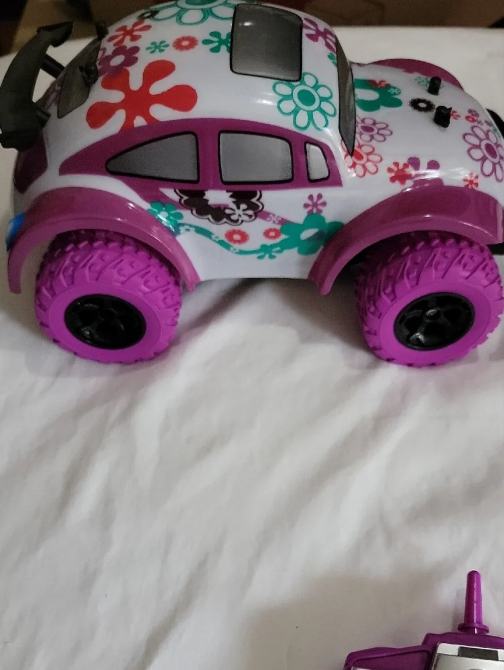 Sharper Image Floral Remote Control Stunt Car - White & Purple